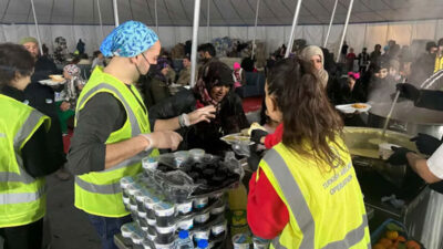 Pilot ve kabin memurları Hatay’da 800 kişilik yaşam alanı kurdu