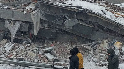 Deprem nedeniyle 7 günlük milli yas ilan edildi