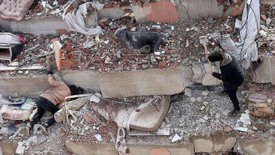 Depremzedelerle dalga geçen kadın tutuklandı