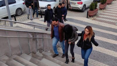 Araç çalıp ilçe ilçe gezen 3 şüpheli kıskıvrak yakalandı; suç makinesi çıktılar