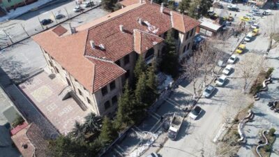 1933 yılında yapılan okul depremlerde yıkılmadı