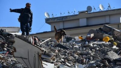 Deprem bölgesinde OHAL süresince işten çıkarma yasağı getirildi