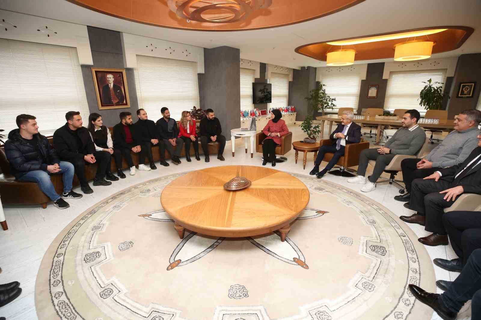 Başkan Erdem: “Birlikte çalışarak, hedefimize ulaşacağız” Başkan Erdem: “Birlikte çalışarak, hedefimize ulaşacağız”