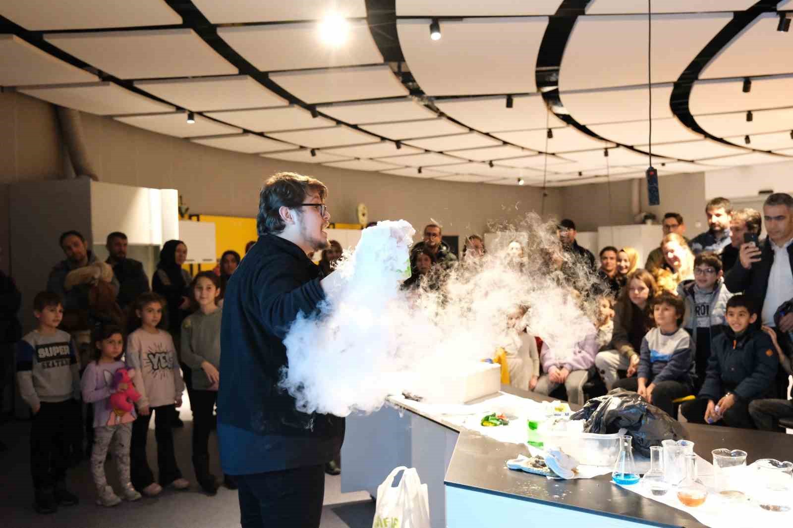 Bursalılar yarıyıl tatilinde GUHEM’e koştu Bursalılar yarıyıl tatilinde GUHEM’e koştu