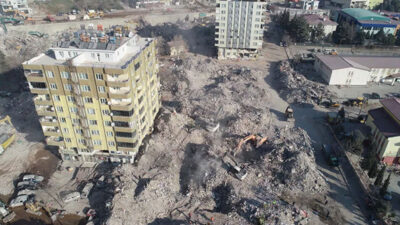 Depremde 8 bloku yıkılan Ebrar Sitesi’nde ölenlerin sayısı 250’yi aştı