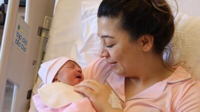 Depremden kurtulan hamile kadının bebeği dünyaya geldi: O bizim mucizemiz