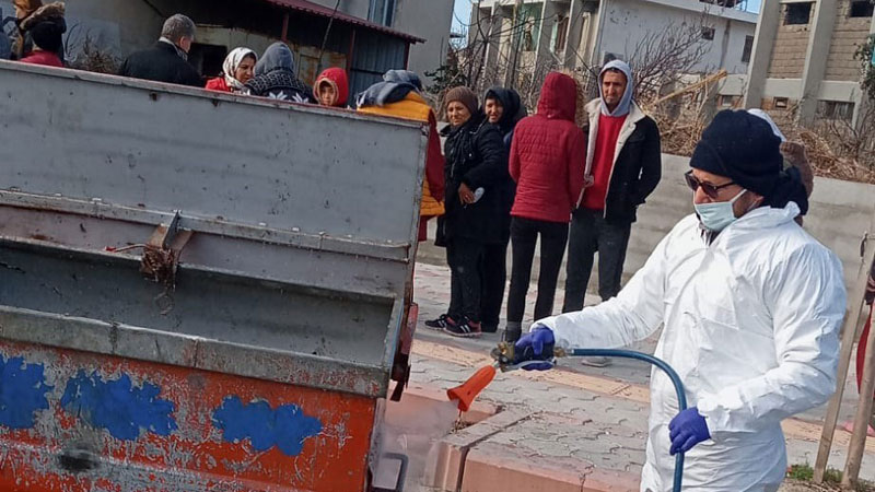 Deprem bölgesi haşere oluşumuna karşı ilaçlandı Deprem bölgesi haşere oluşumuna karşı ilaçlandı