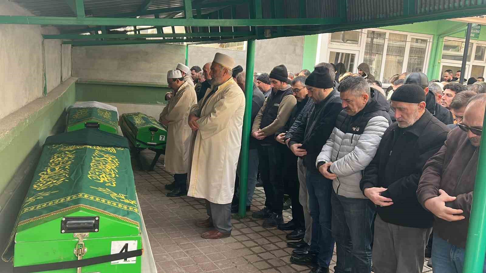 Depremzedeleri kurtarmıştı! Bursa yolunda kazada can verdi