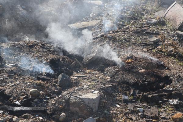 Yer altından 18 gündür dumanlar yükseliyor! Nedeni belli oldu