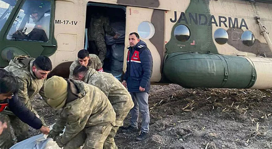 Jandarma, hastanelere hava yolu ile 240 yaralı taşıdı