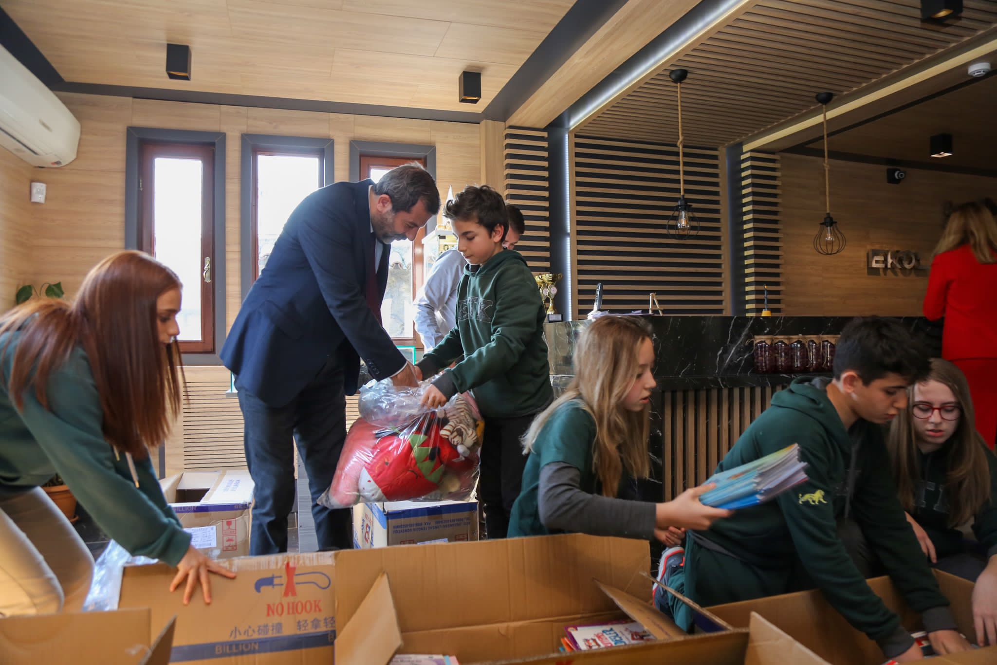 Gürsulu çocuklardan afet bölgesine oyuncak