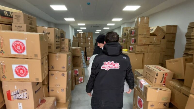 Gürsu afete karşı tek yürek oldu Depremin ağır etkilerini ortadan kaldırmaya yönelik ülke genelinde verilen mücadelenin