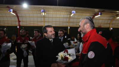 Yüreklerdeki ateşe bir damla su oldular