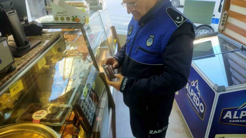 Gürsu’da zabıta ekipleri tatlıcıyı denetledi Gürsu Belediyesi zabıta ekipleri, vatandaşlardan kendilerine iletilen bir ihbarı anında