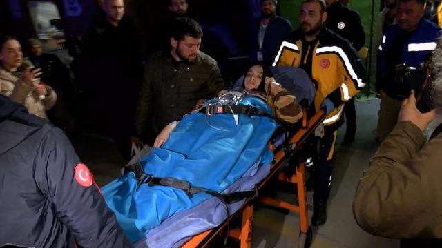 Hatay’daki depremde fenalaşan kadın sahra hastanesinde doğum yaptı