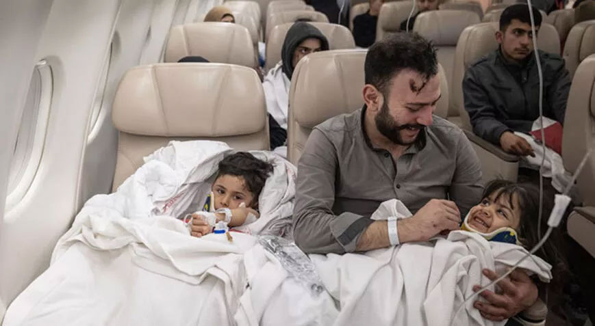 Cumhurbaşkanlığı uçakları ile 16’sı bebek 126 yaralı depremzede taşındı