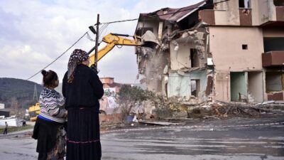 İstanbul’da riskli binalar belirlenen alanlara taşınacak