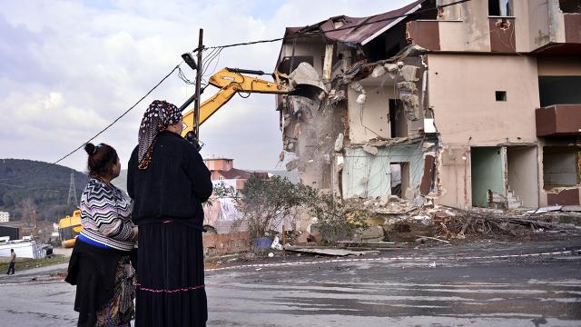 İstanbul’da riskli binalar belirlenen alanlara taşınacak