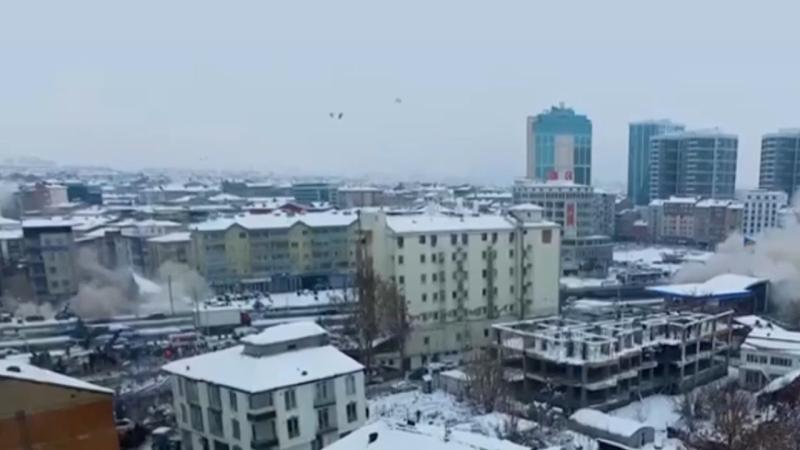 5 binanın yıkılma anı havadan görüntülendi