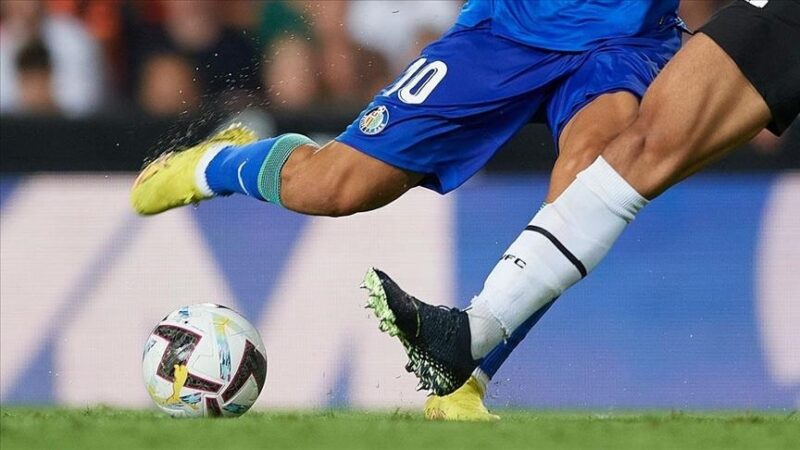 Avrupa'nın en büyük 5 futbol ligi İngiltere (Premier Lig), İspanya