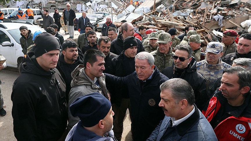 Bakanlar Akar ve Koca Hatay’daki arama kurtarma çalışmalarını inceledi