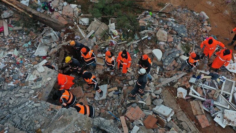 Spor dünyasından birçok isim, Kahramanmaraş merkezli 10 ili ve Suriye'yi