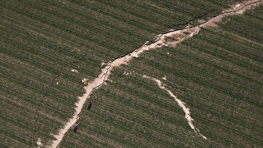 Fayın geçtiği mahalle enkaza döndü