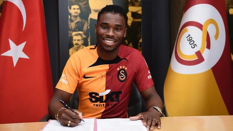 Galatasaray'ın Atakaş Hatayspor'dan kadrosuna kattığı Samuel Adekugbe, sarı-kırmızılı takımın tarihindeki