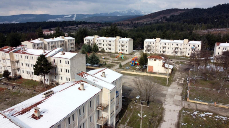 Depremzedelerin afet bölgesinden kaçışı sürüyor... Bursa'da da depremzedeler için önemli