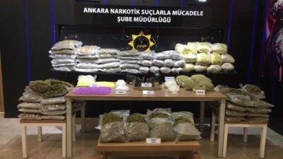 Deprem yardımlarının oluşturduğu trafik yoğunluğunu fırsat bilen zehir tacirleri yakalandı