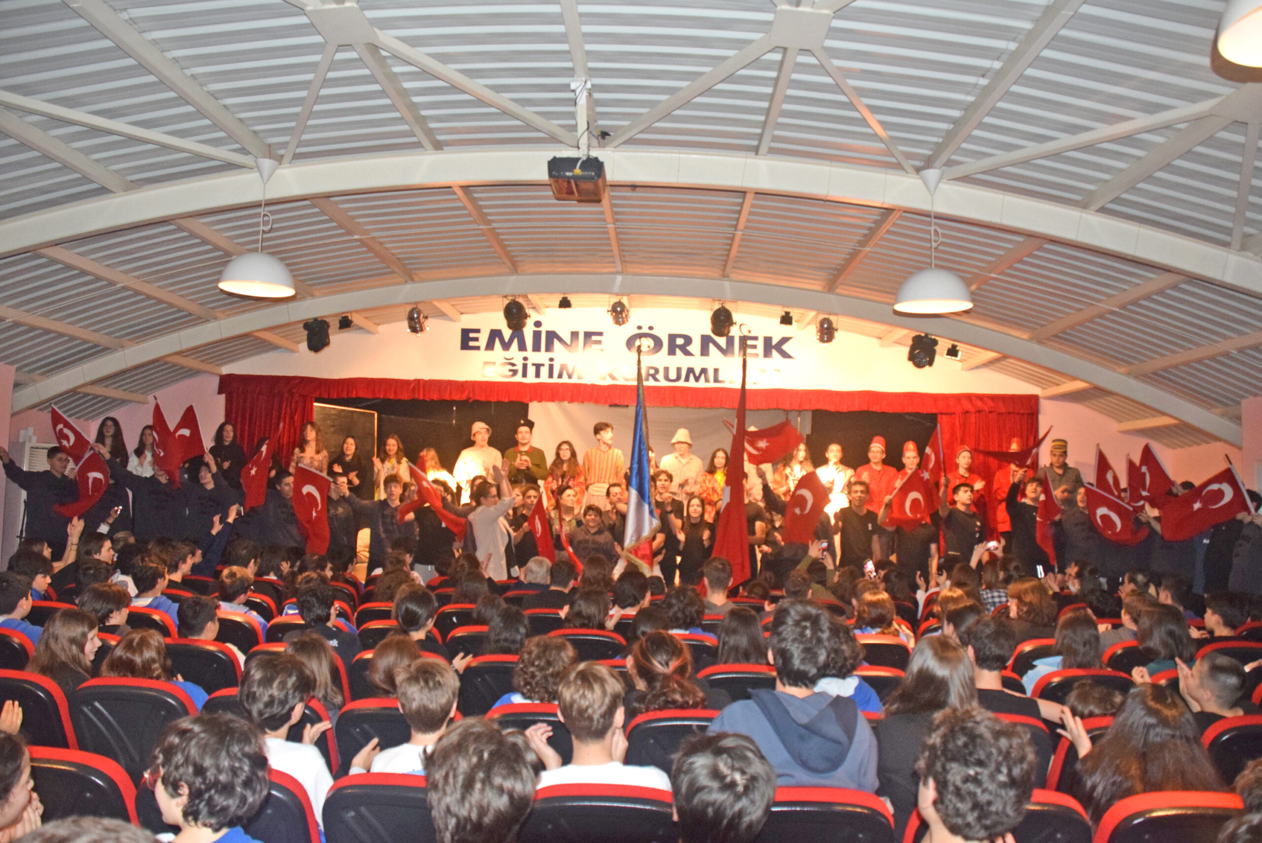 Emine Örnek’te Çanakkale Şehitlerini Anma Haftası Emine Örnek’te Çanakkale Şehitlerini Anma Haftası