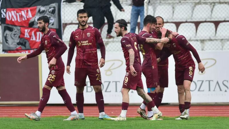 Bursa’daki bu maç kadın ve çocuklara ücretsiz! 2.Lig ekibi için kritik sınav… TFF 2. Lig Beyaz Grup'ta ateş hattından çıkma mücadelesi veren