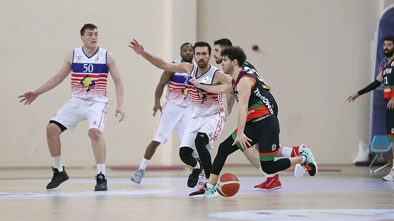 Bursa ekibine evinde şok! Misli.com Türkiye Basketbol Ligi'nde haftaya 4. sırada giren Final Spor,