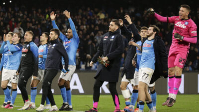 Napoli adım adım şampiyonluğa