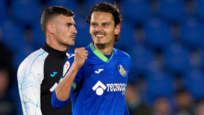 Enes Ünal gollerine devam ediyor