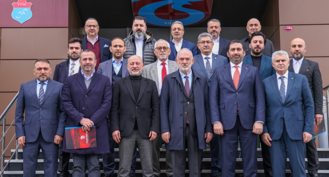 Trabzonspor’da yeni yönetim mazbatasını aldı Trabzonspor’da yeni yönetim mazbatasını aldı