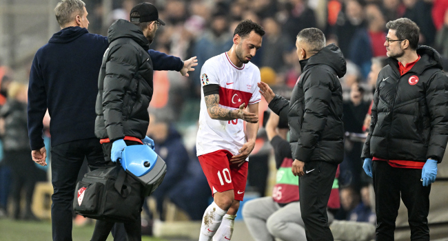 Milli Takım’da Hakan Çalhanoğlu şoku Milli Takım’da Hakan Çalhanoğlu şoku