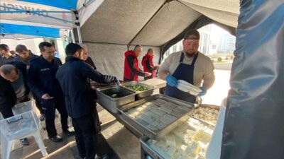 Yaraların sarılması için İnegöl Belediyesi desteğe devam ediyor