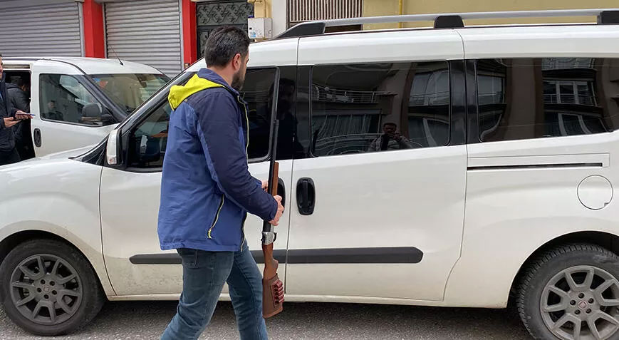 Sinir krizi geçiren veteriner, pompalı tüfekle dehşet saçtı!