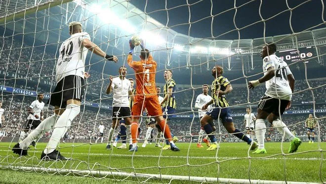 Fenerbahçe-Beşiktaş derbisinin biletleri satışa çıkıyor Fenerbahçe-Beşiktaş derbisinin biletleri satışa çıkıyor