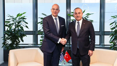 Bakan Çavuşoğlu, Yunan mevkidaşı Dendias’la görüştü