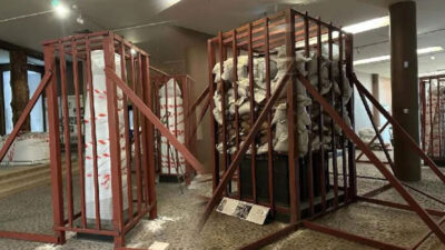 Deprem sonrası eserlere çelik kafesli koruma