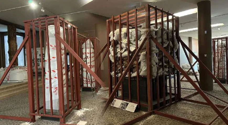 Deprem sonrası eserlere çelik kafesli koruma