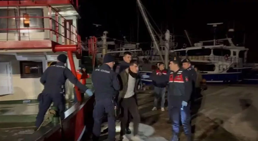 Ayvacık açıklarında 122 kaçak göçmen yakalandı