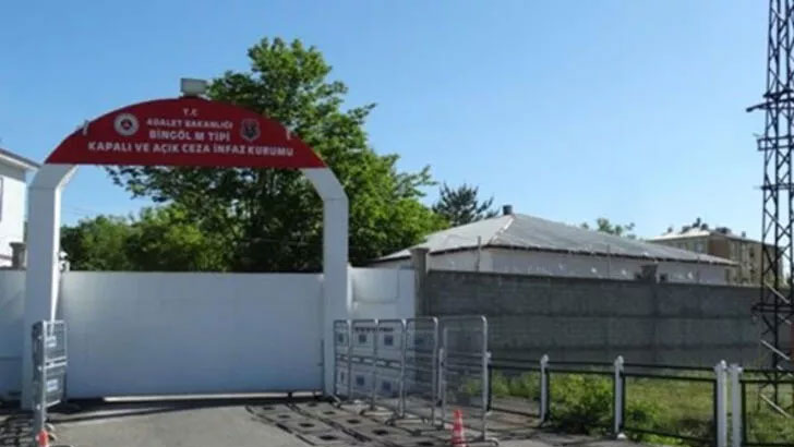 Bingöl’de depremde hasar gören cezaevi boşaltıldı