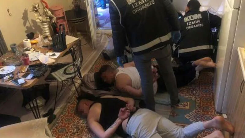 İzmir ve Manisa’da suç örgütüne ‘Akbaba’ operasyonu: 18 gözaltı