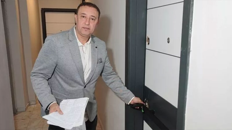 Adana’da depremden sonra evine döndü, hayatının şokunu yaşadı