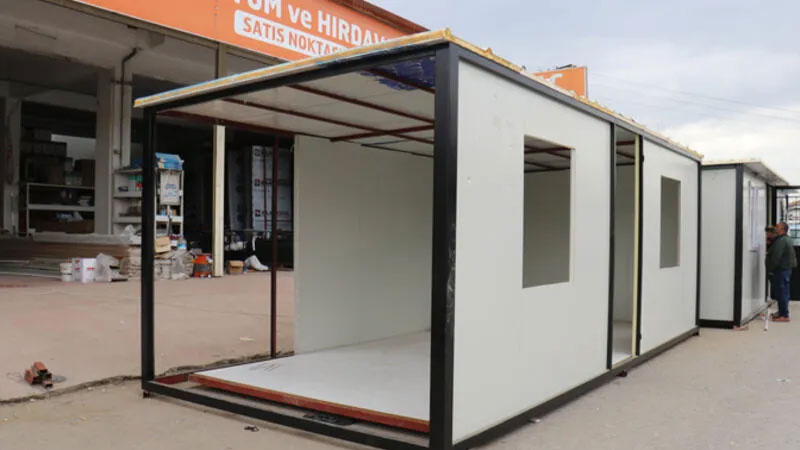 Malatya’da deprem sonrası prefabrik evlere ilgi arttı Malatya’da deprem sonrası prefabrik evlere ilgi arttı