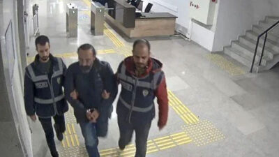 Deprem sonrası kaçmak isterken yakalandı!