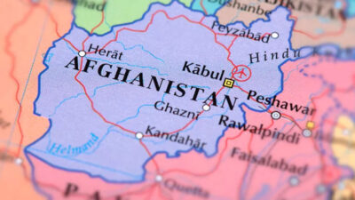 Afganistan’da bombalı saldırı! Vali hayatını kaybetti